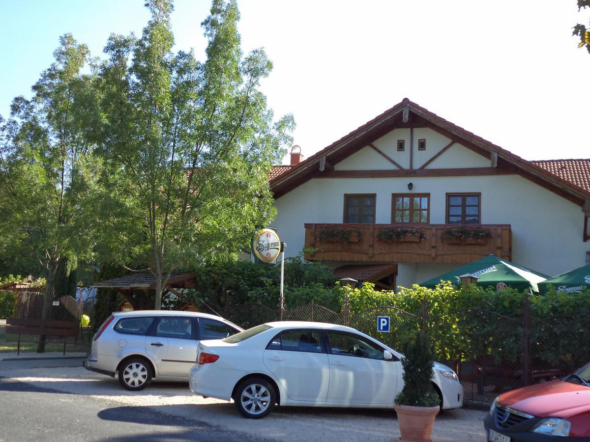 Sommer Panzio Balatonföldvár 외부 사진